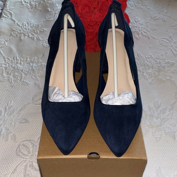 Coutgo Elegant Chunky Navy Blue Women's Heels - Picture 1 of 6
